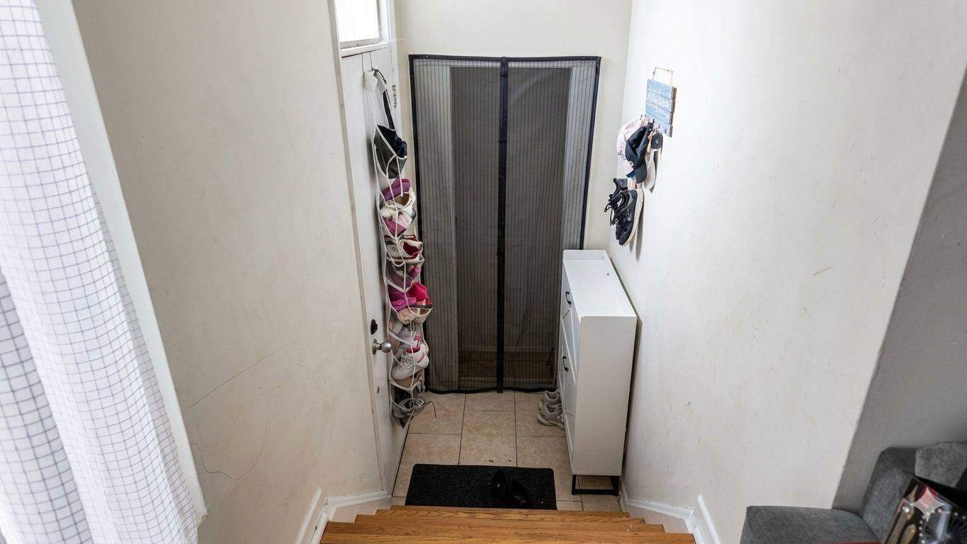 23 Chapman AVE, Toronto E03, ON M4B 1C3