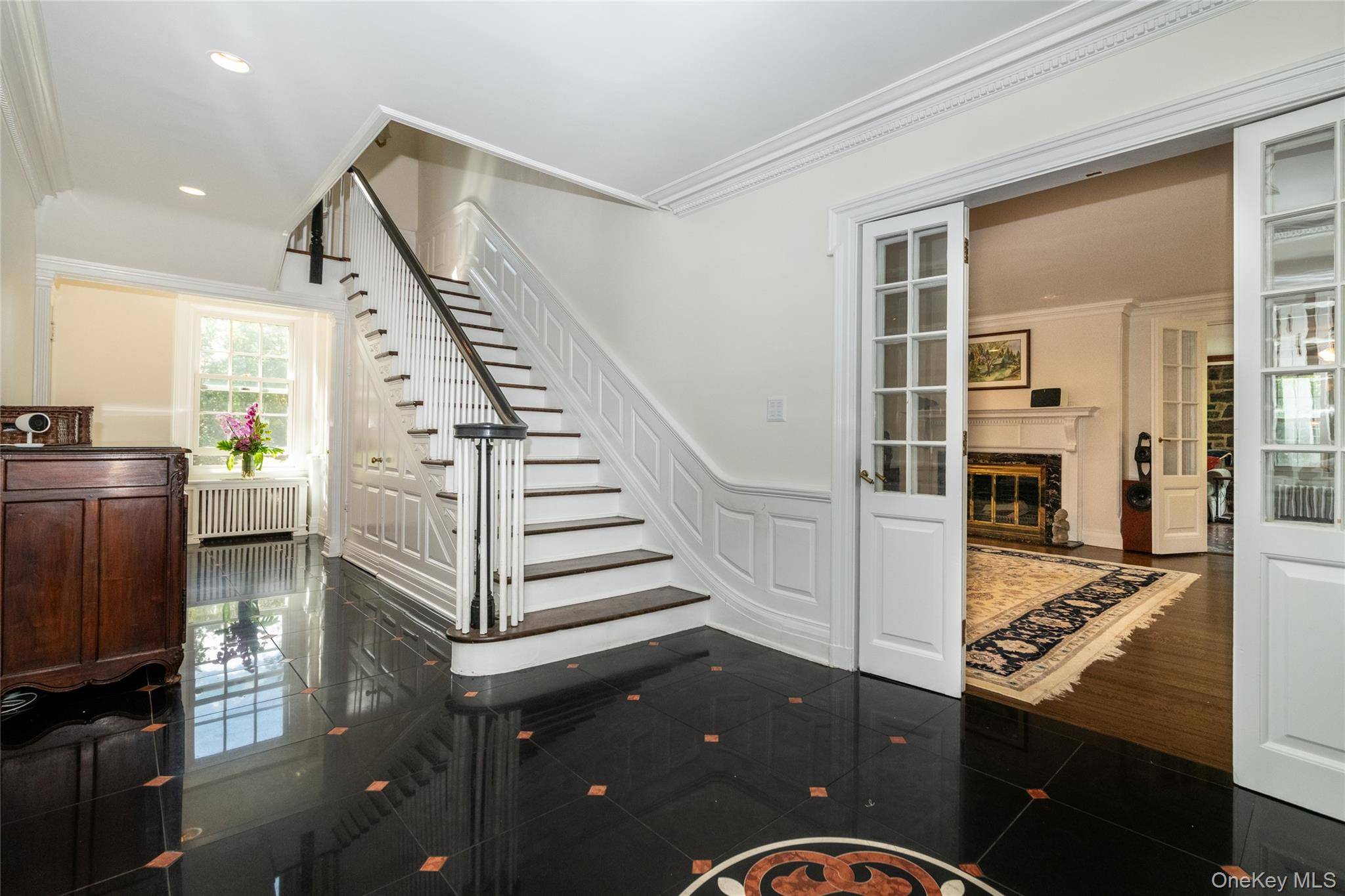 209 Beechmont DR, New Rochelle, NY 10804