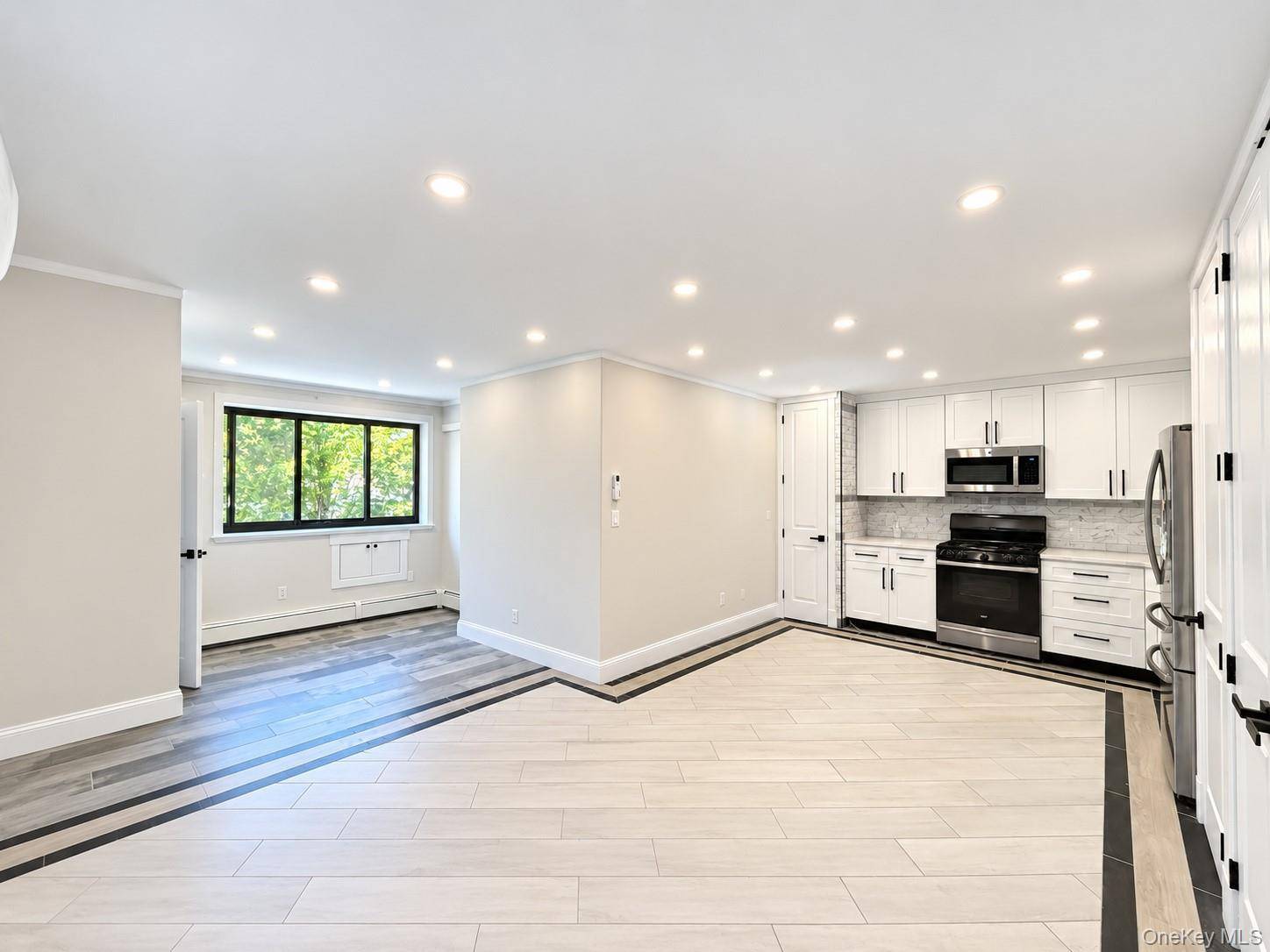 7252 Metropolitan AVE #2B, Middle Village, NY 11379
