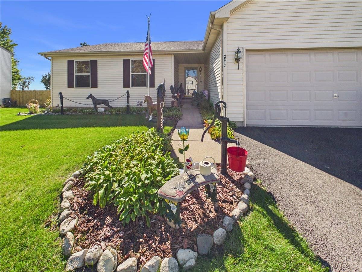 2317 Westfield LN, Belvidere, IL 61008