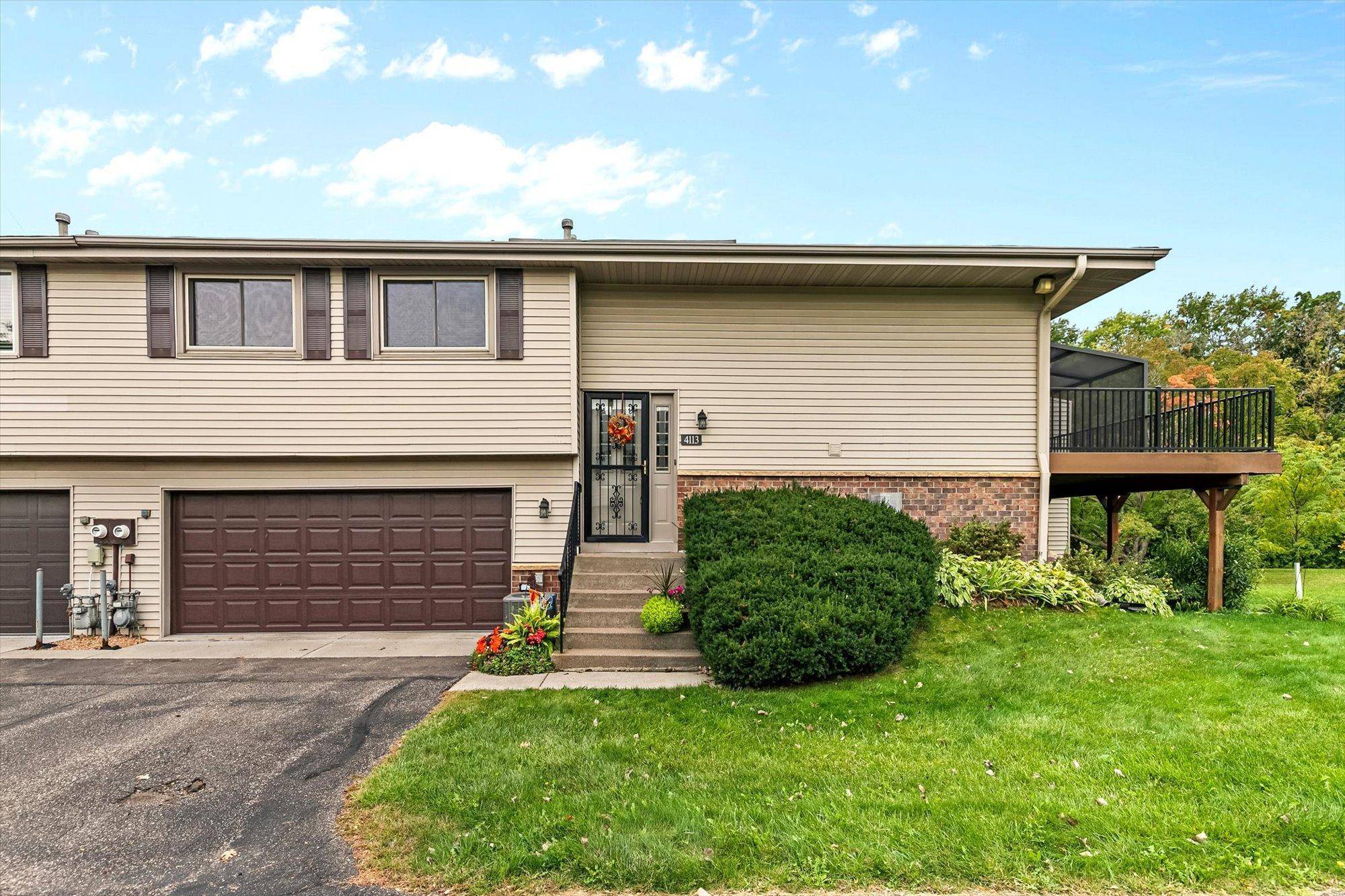 4113 Sylvia LN S, Shoreview, MN 55126