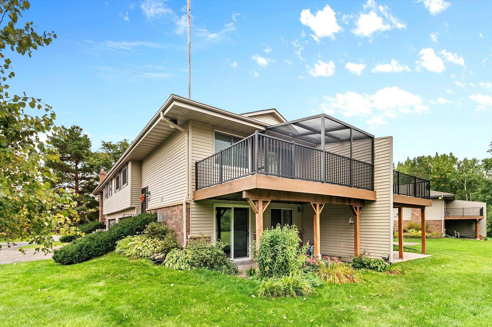 4113 Sylvia LN S, Shoreview, MN 55126