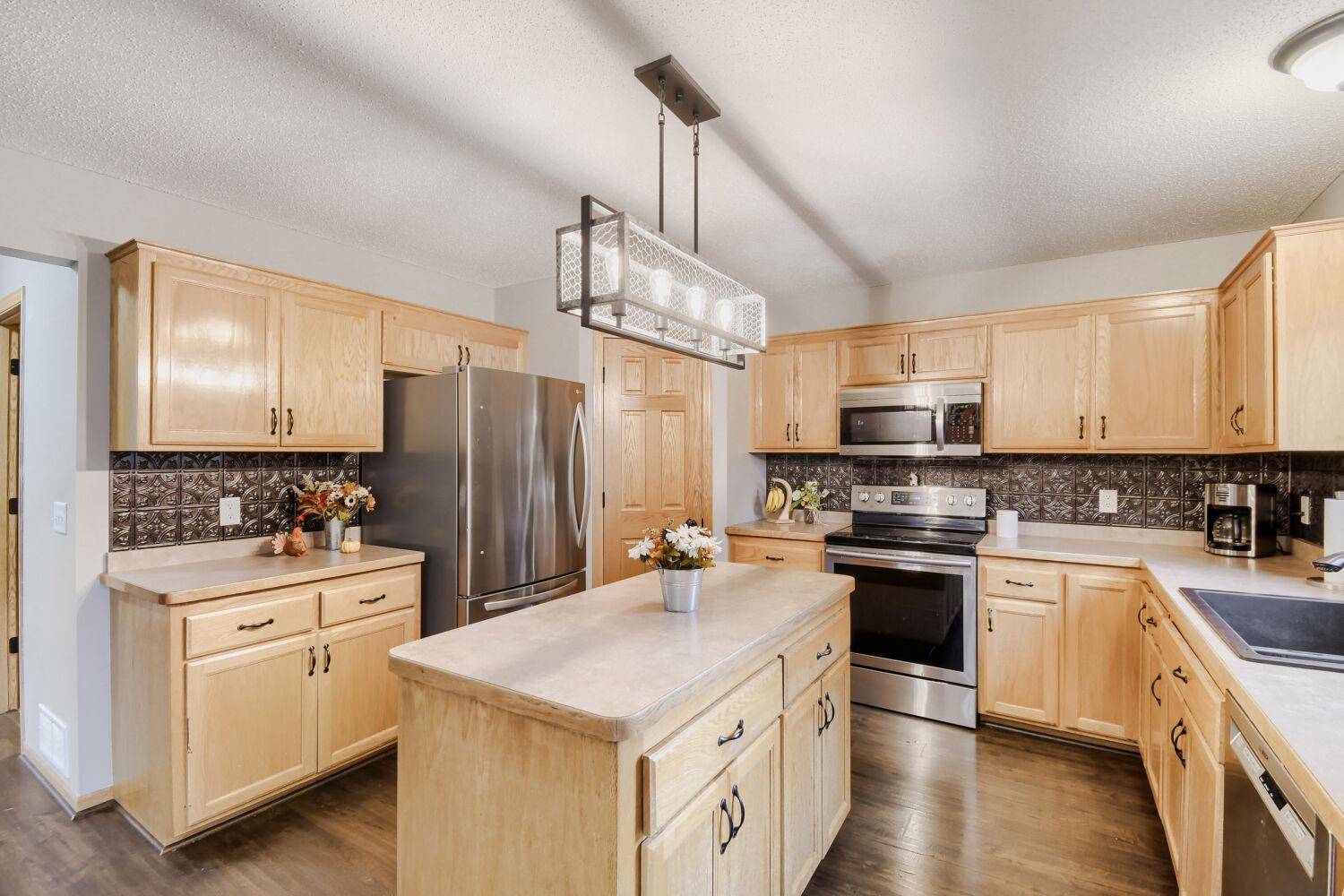752 Melville CIR, Hastings, MN 55033