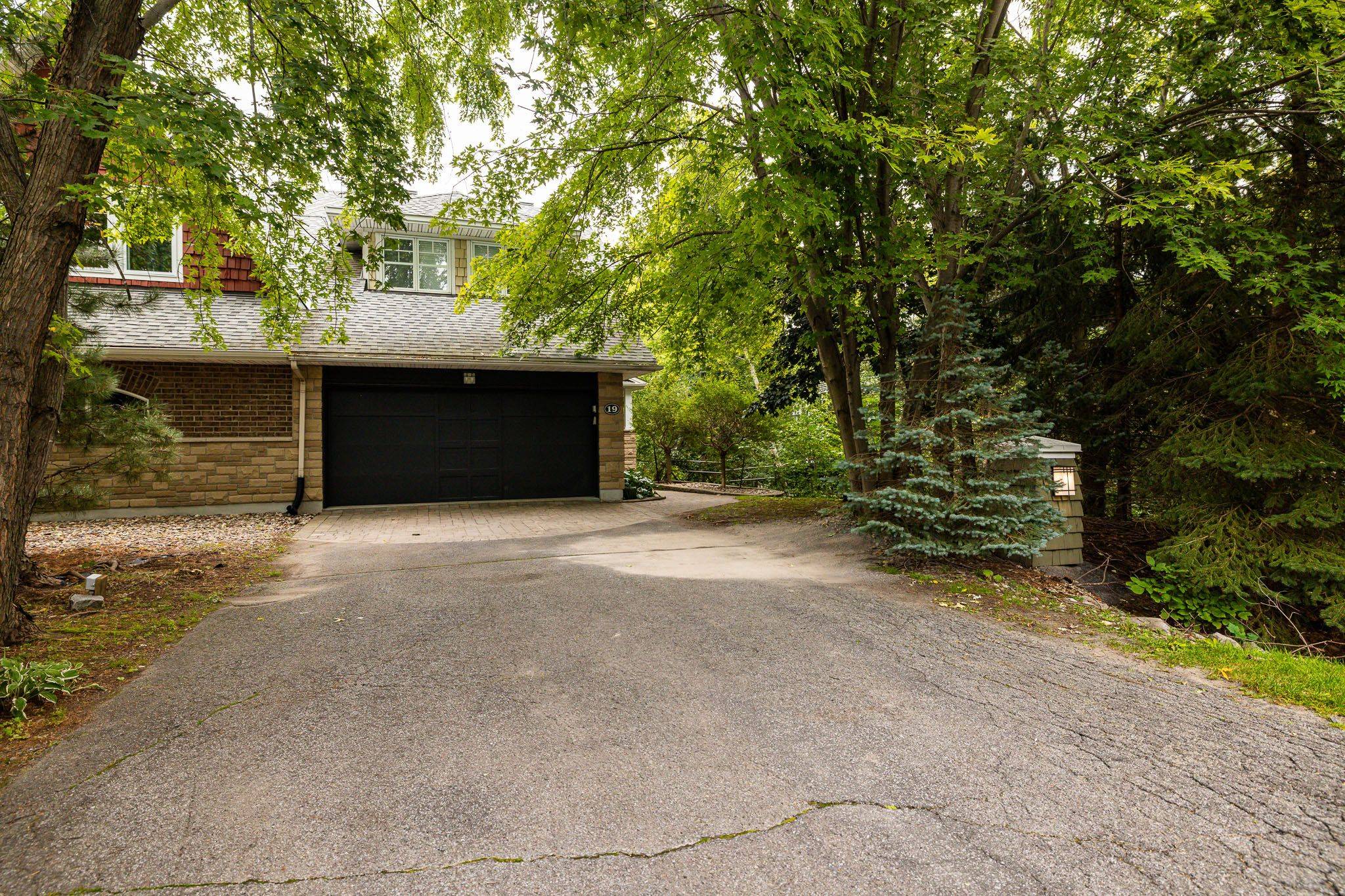 19 Creeks End LN, Crystal Bay - Rocky Point - Bayshore, ON K2H 1C7