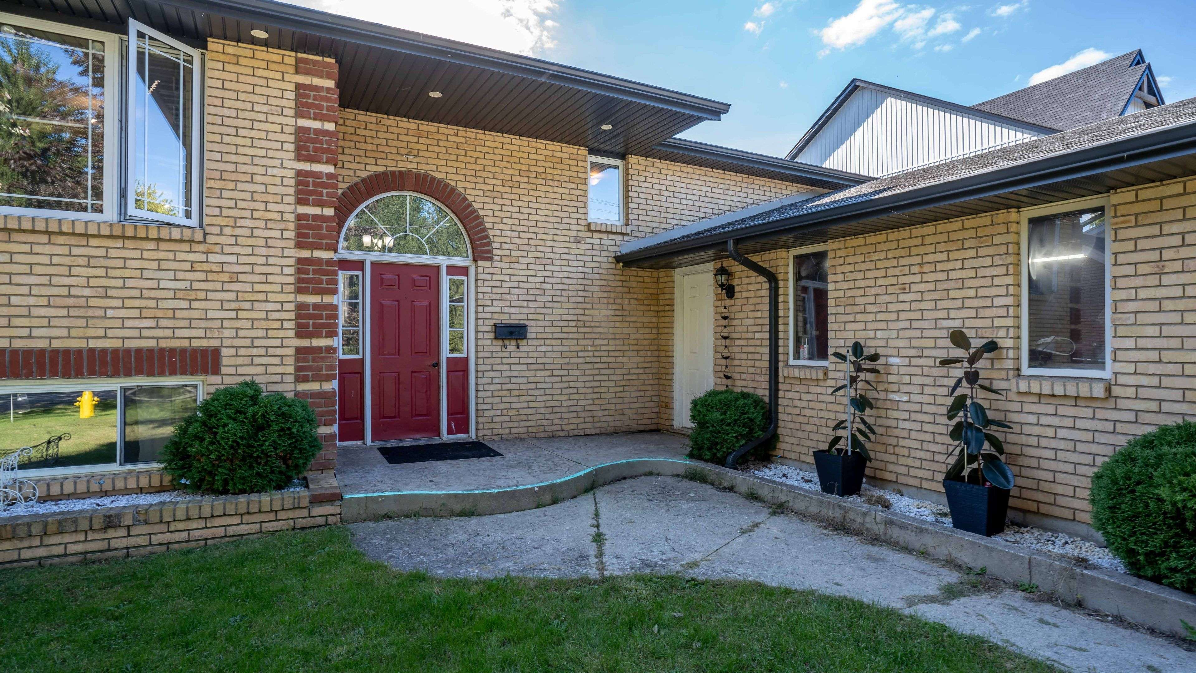 3137 River ST, Brooke-alvinston, ON N0N 1A0