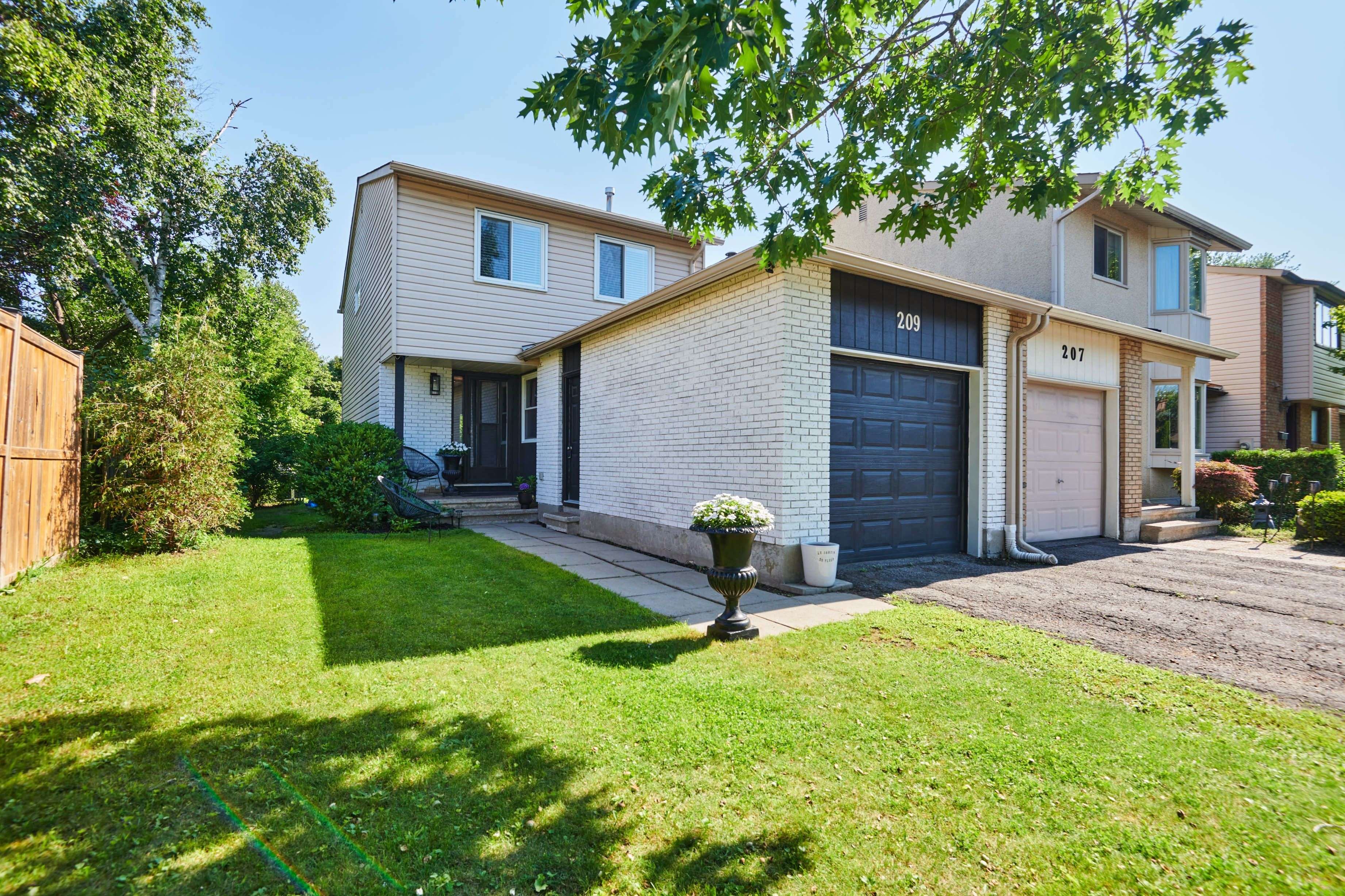 209 SHERWAY DR, Barrhaven, ON K2J 2B3