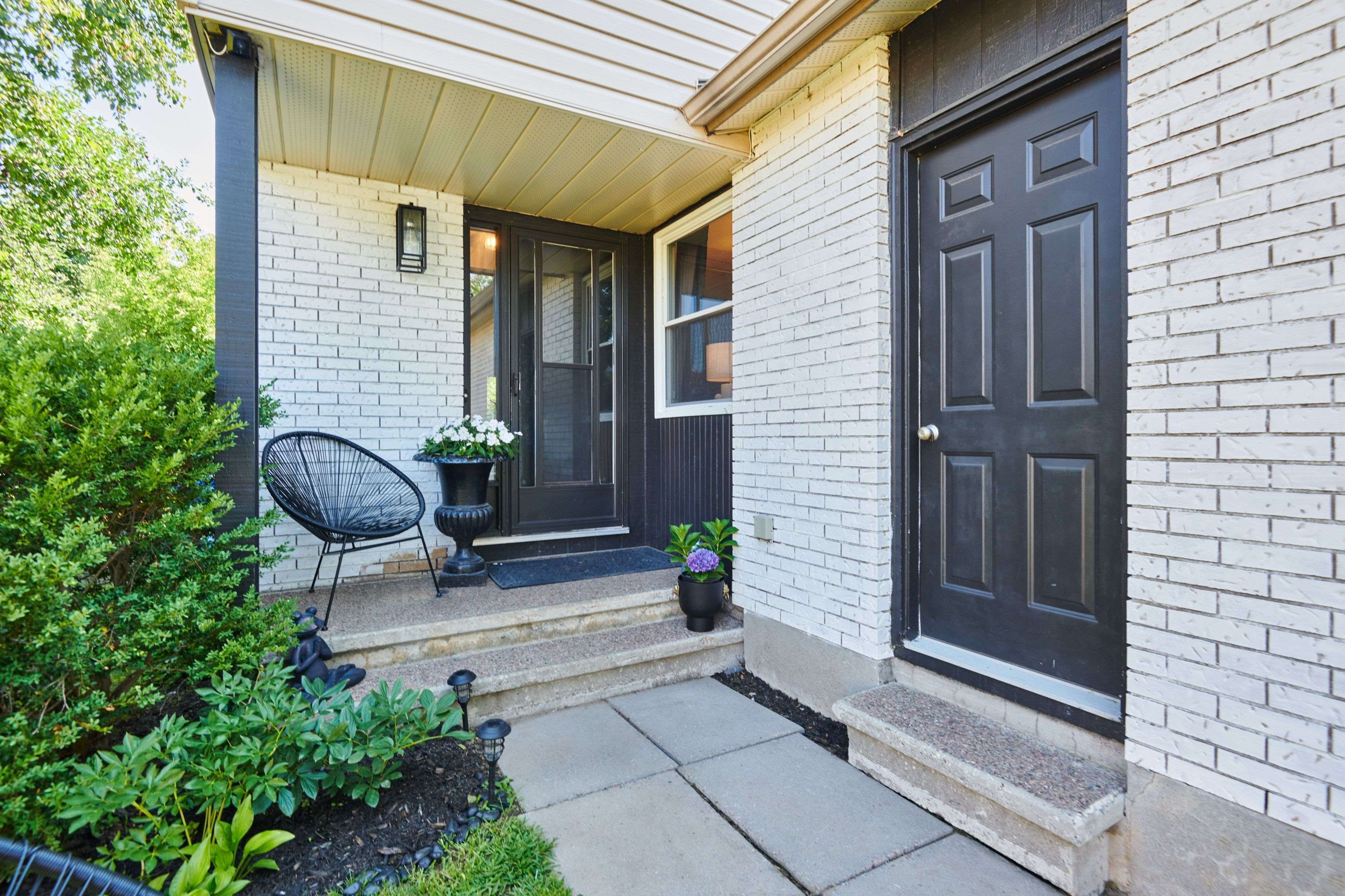 209 SHERWAY DR, Barrhaven, ON K2J 2B3