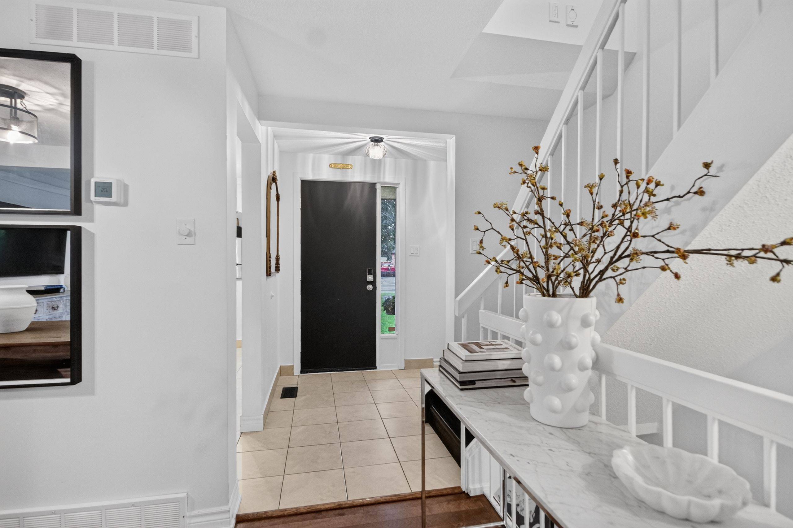 209 SHERWAY DR, Barrhaven, ON K2J 2B3