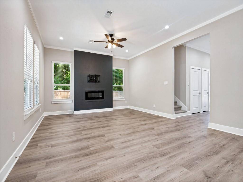 1114 E Woodin Boulevard, Dallas, TX 75216