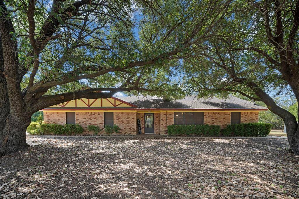707 Ovilla Road, Waxahachie, TX 75167