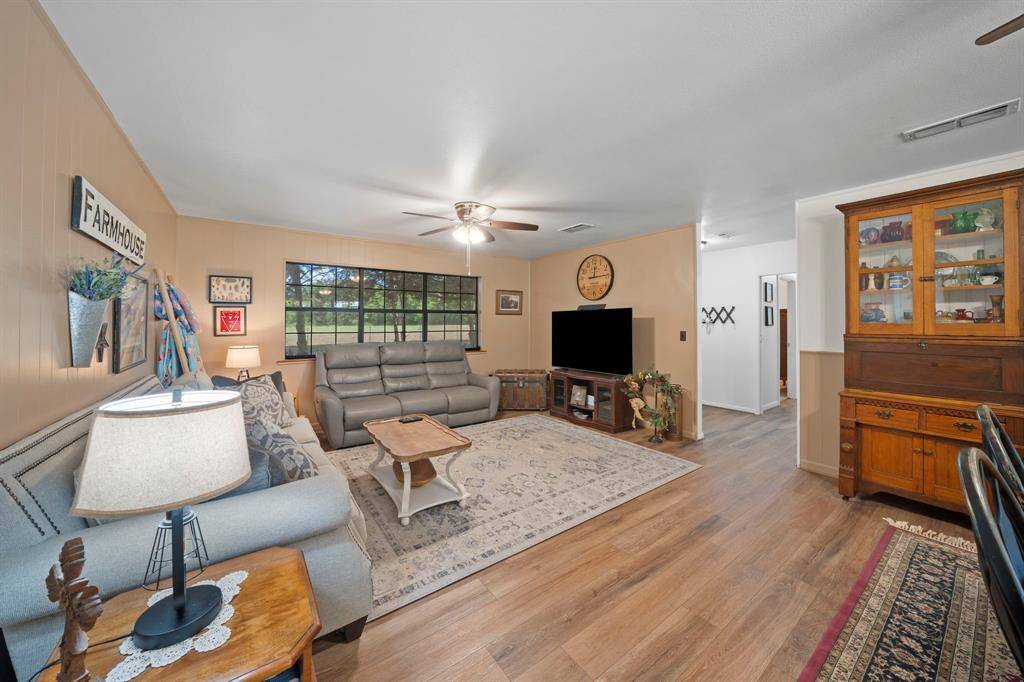 707 Ovilla Road, Waxahachie, TX 75167