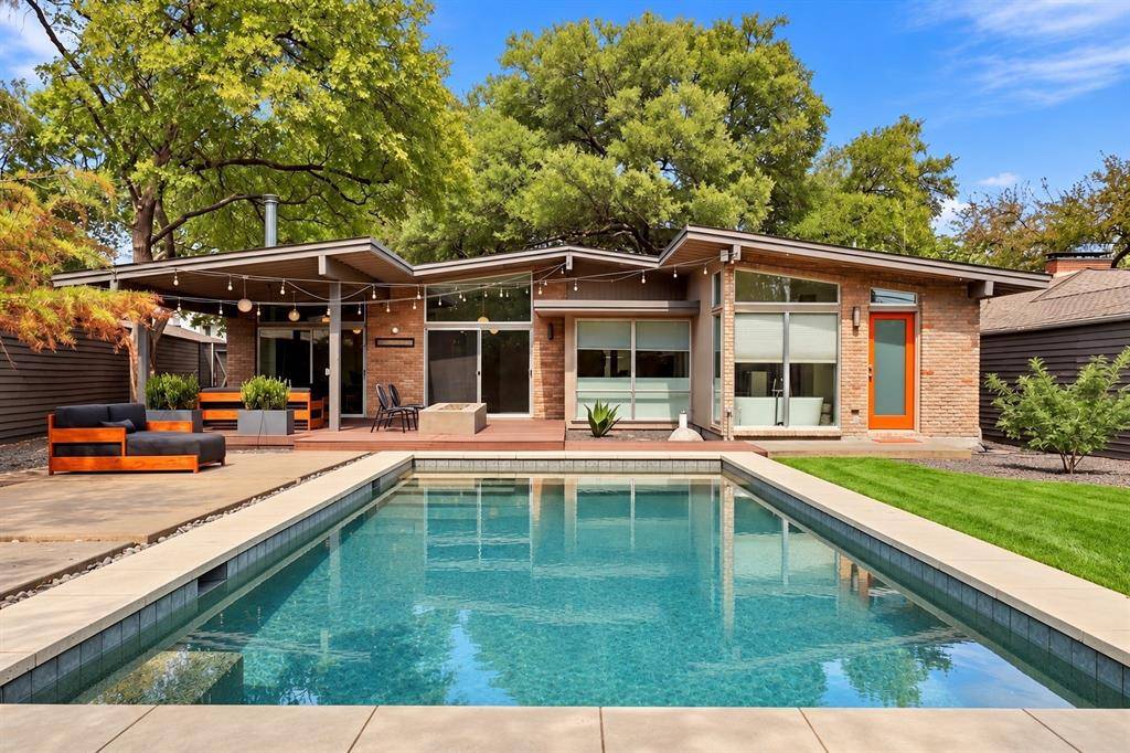 6216 Town Hill Lane, Dallas, TX 75214