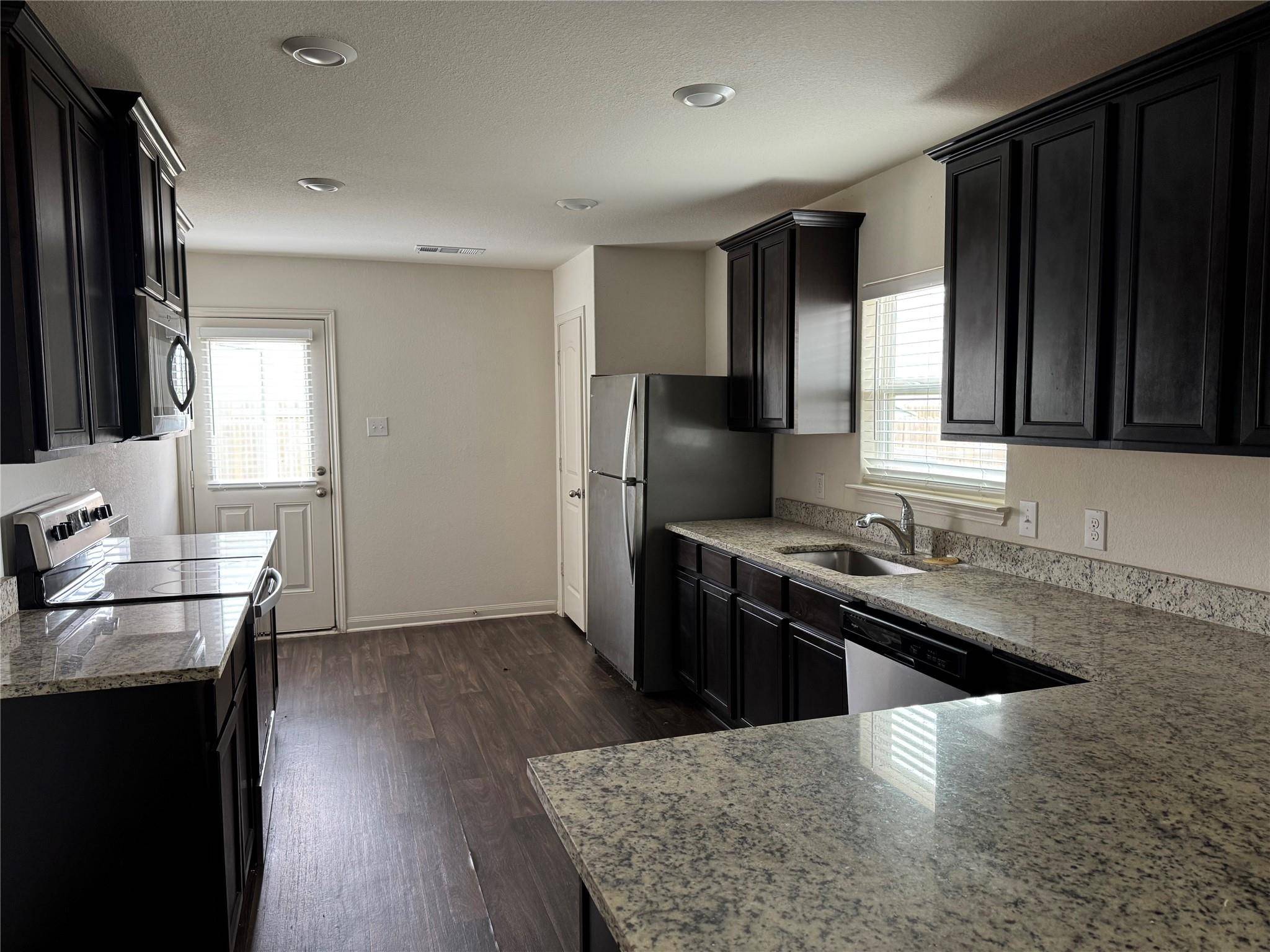 117 Allington CIR, Jarrell, TX 76537