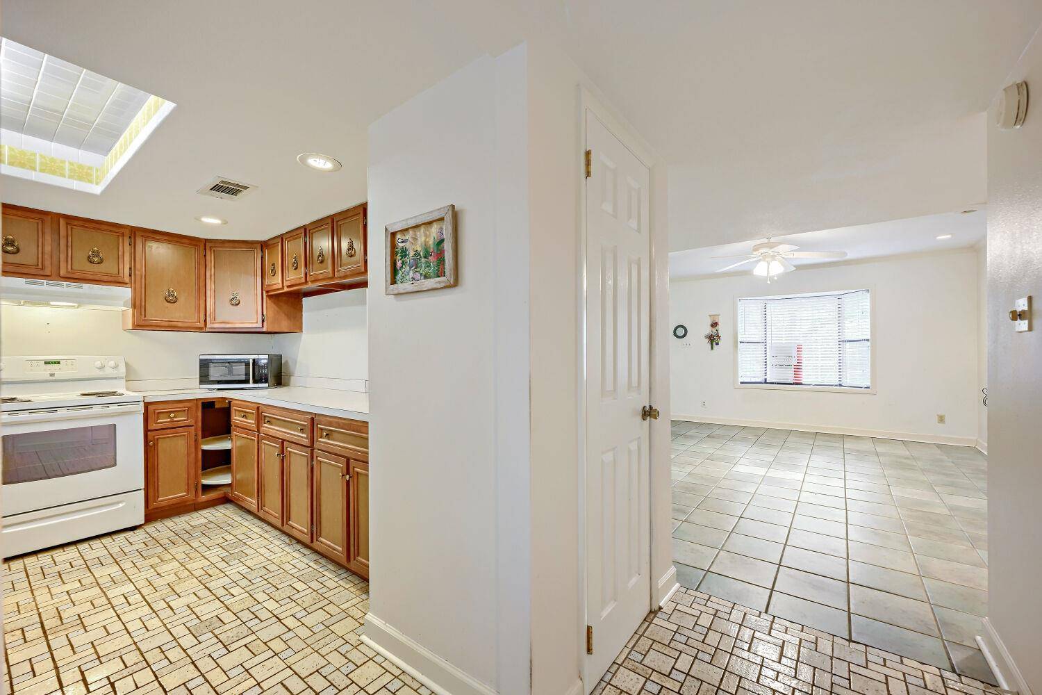 20223 Travis DR #4, Lago Vista, TX 78645