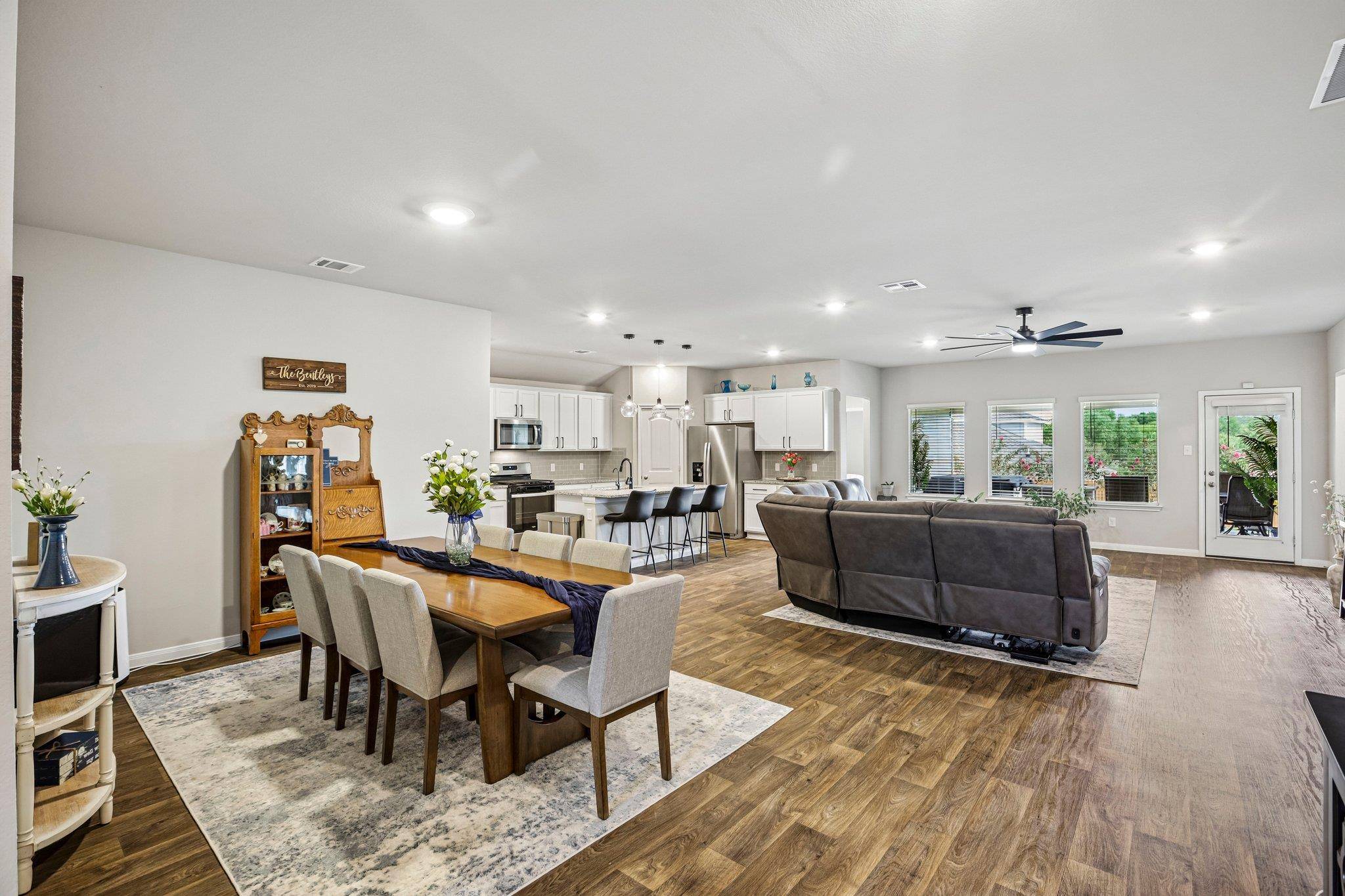 565 Apache Plum DR, Kyle, TX 78640