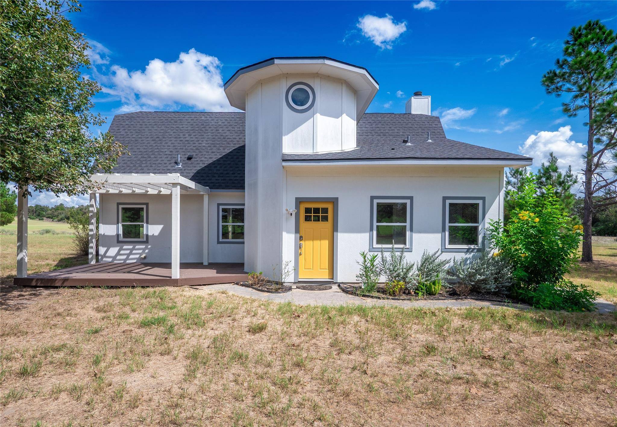 245 Country LN, Mcdade, TX 78650