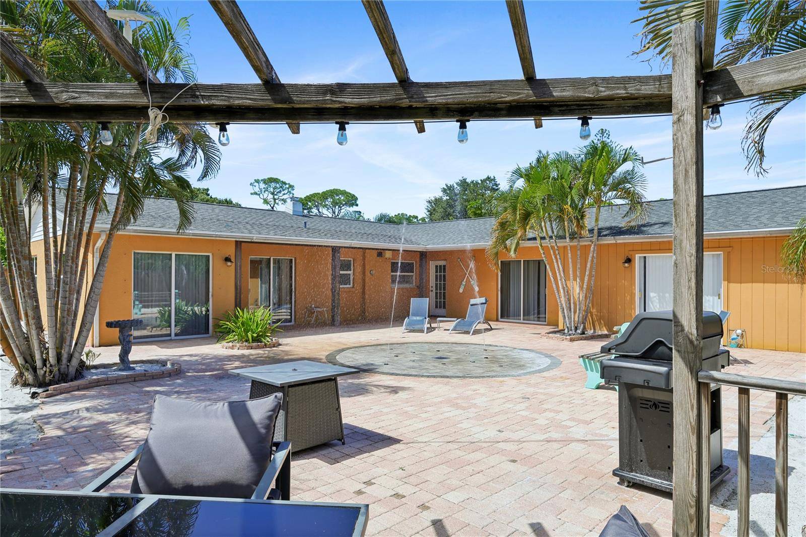 8479 PINEWOOD RD, Sarasota, FL 34243