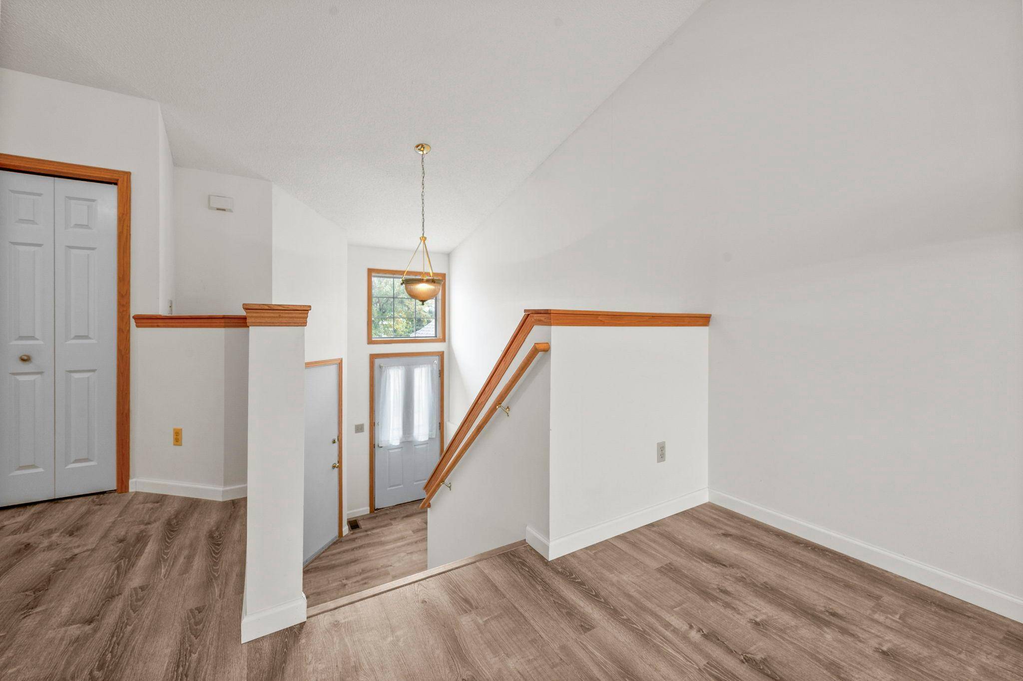 9761 Zinnia LN N, Maple Grove, MN 55369