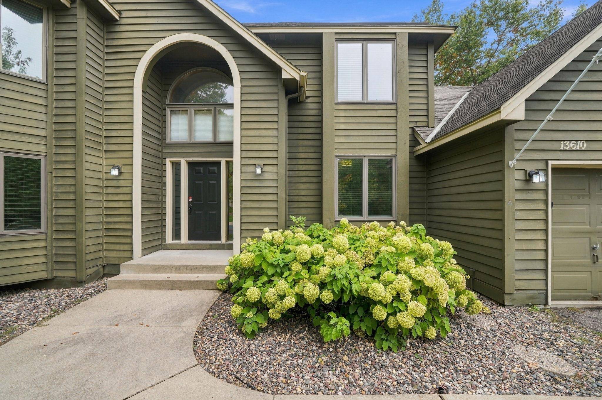 13610 Georgia DR, Apple Valley, MN 55124