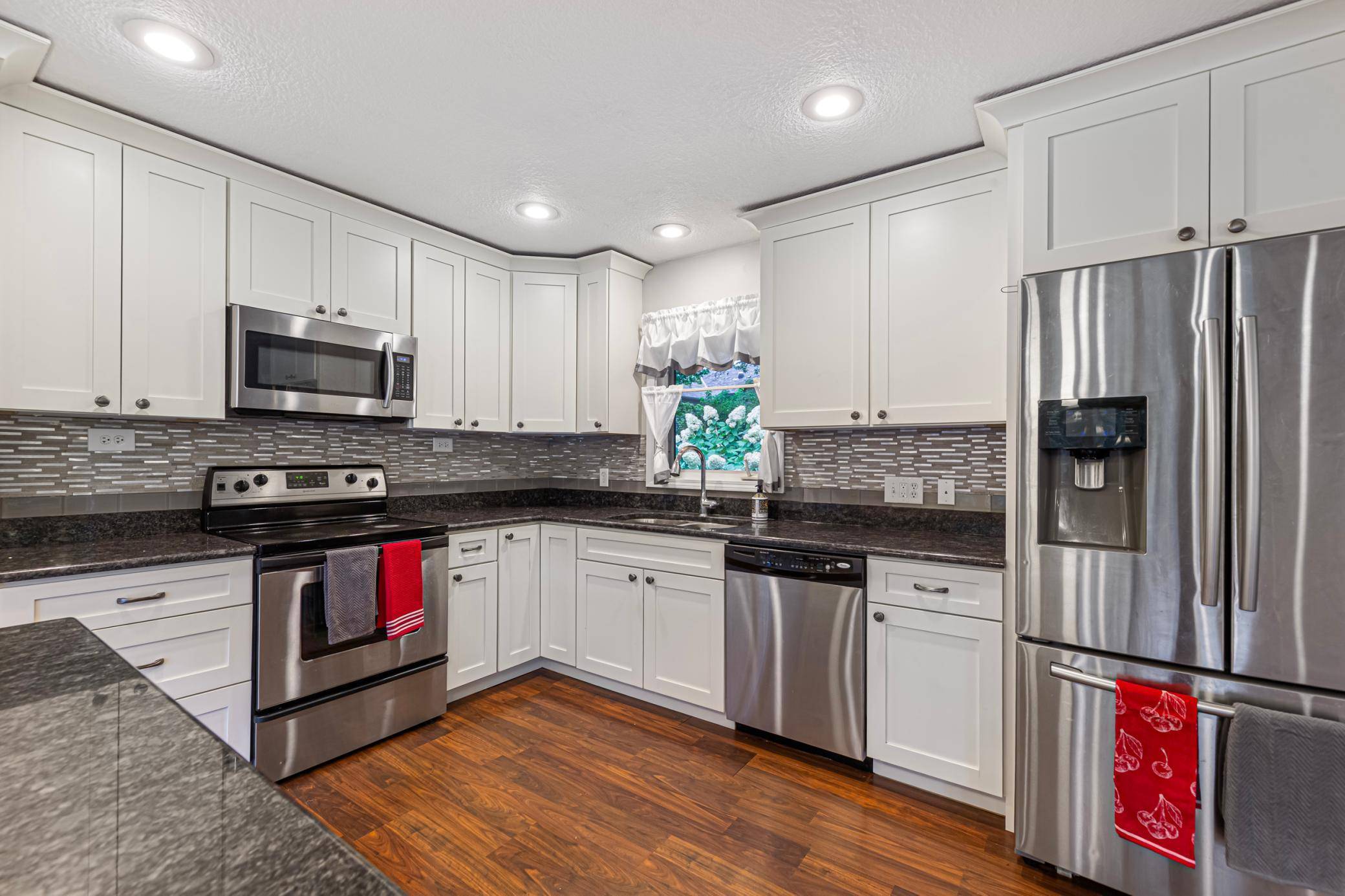 1320 11th AVE NE, Faribault, MN 55021