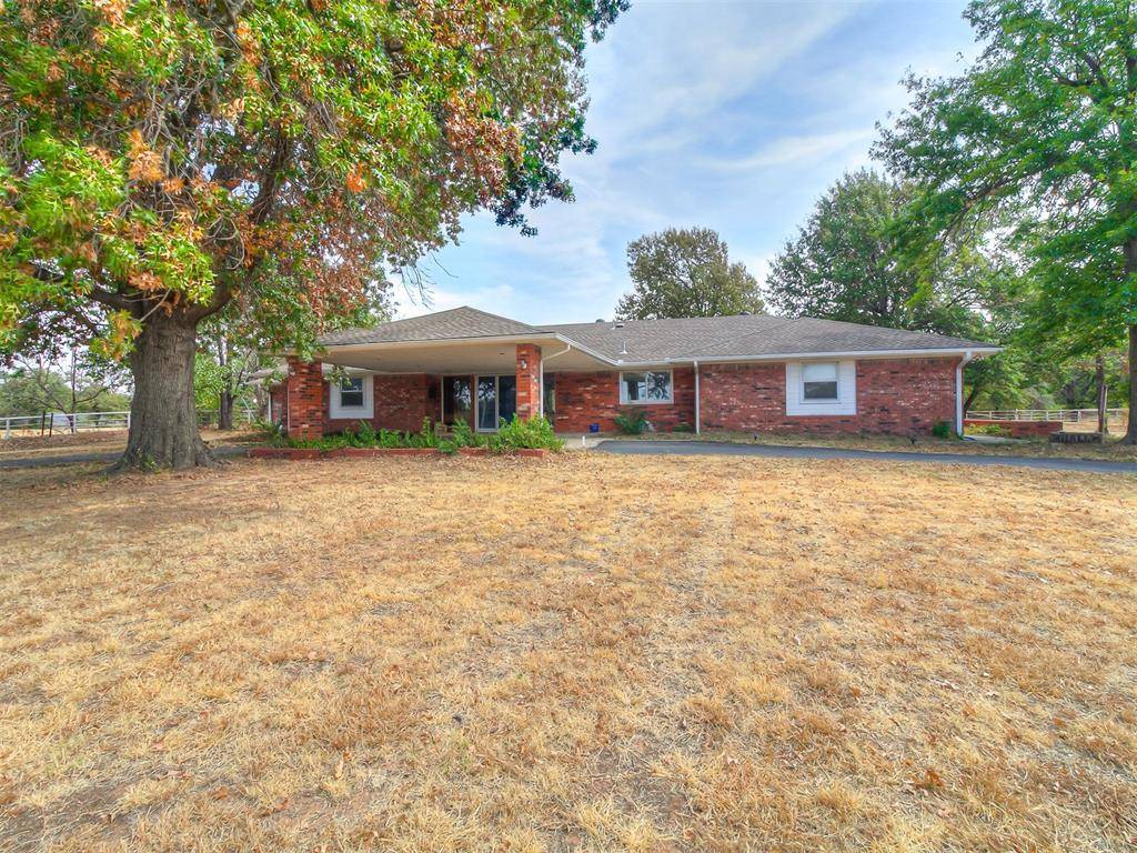 9220 Acre View DR, Oklahoma City, OK 73151