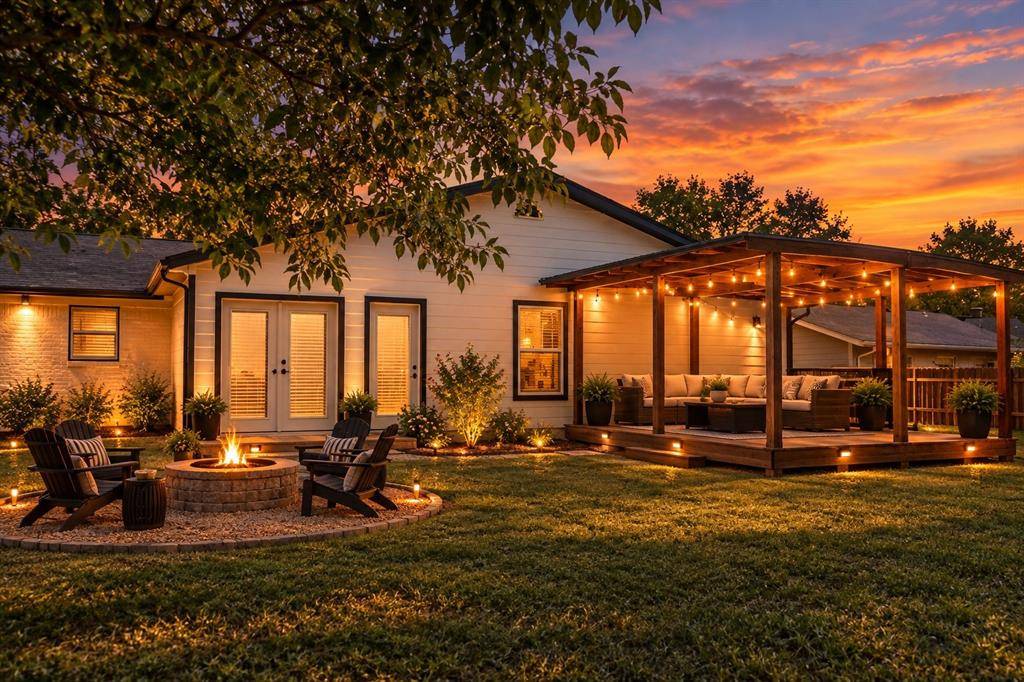 313 Boulder Court, Burleson, TX 76028