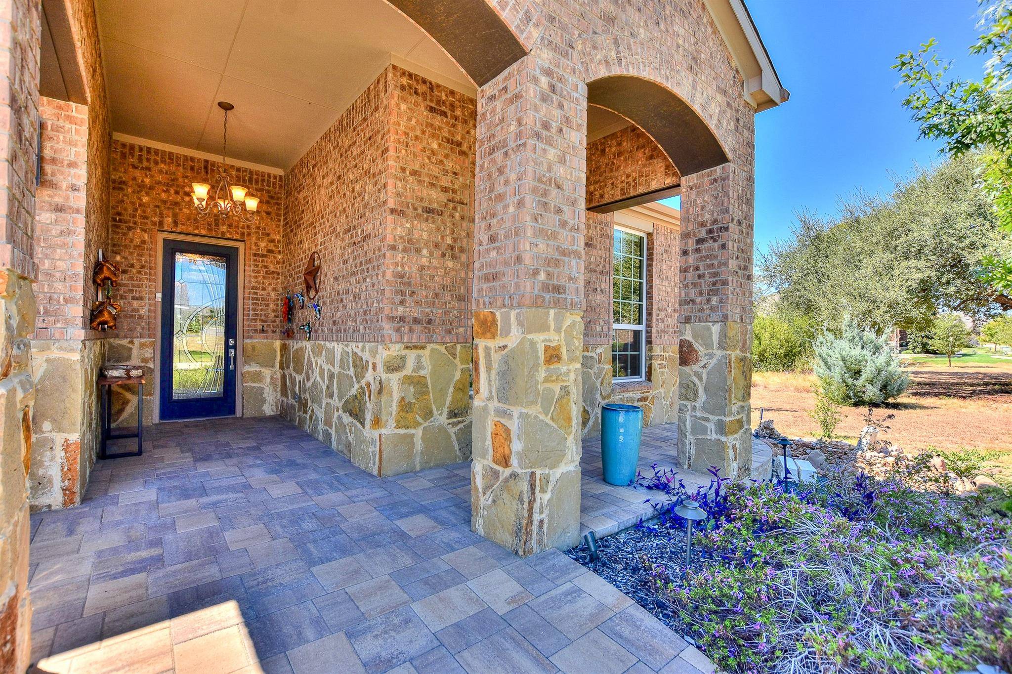 400 Iron Rail LN, Georgetown, TX 78633