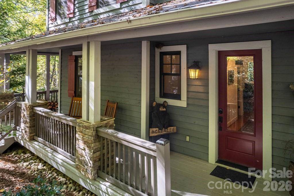 48 Allspice CT, Tuckasegee, NC 28783