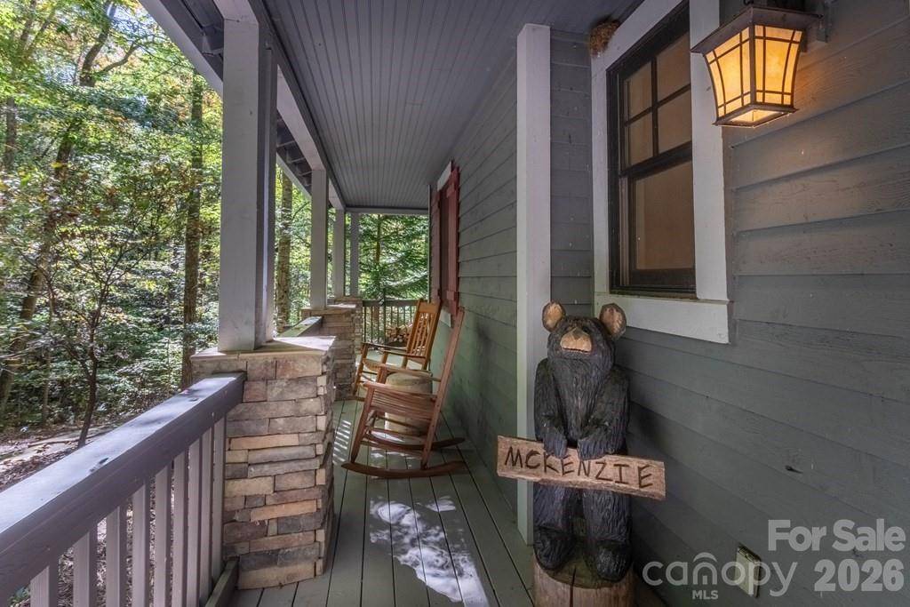 48 Allspice CT, Tuckasegee, NC 28783