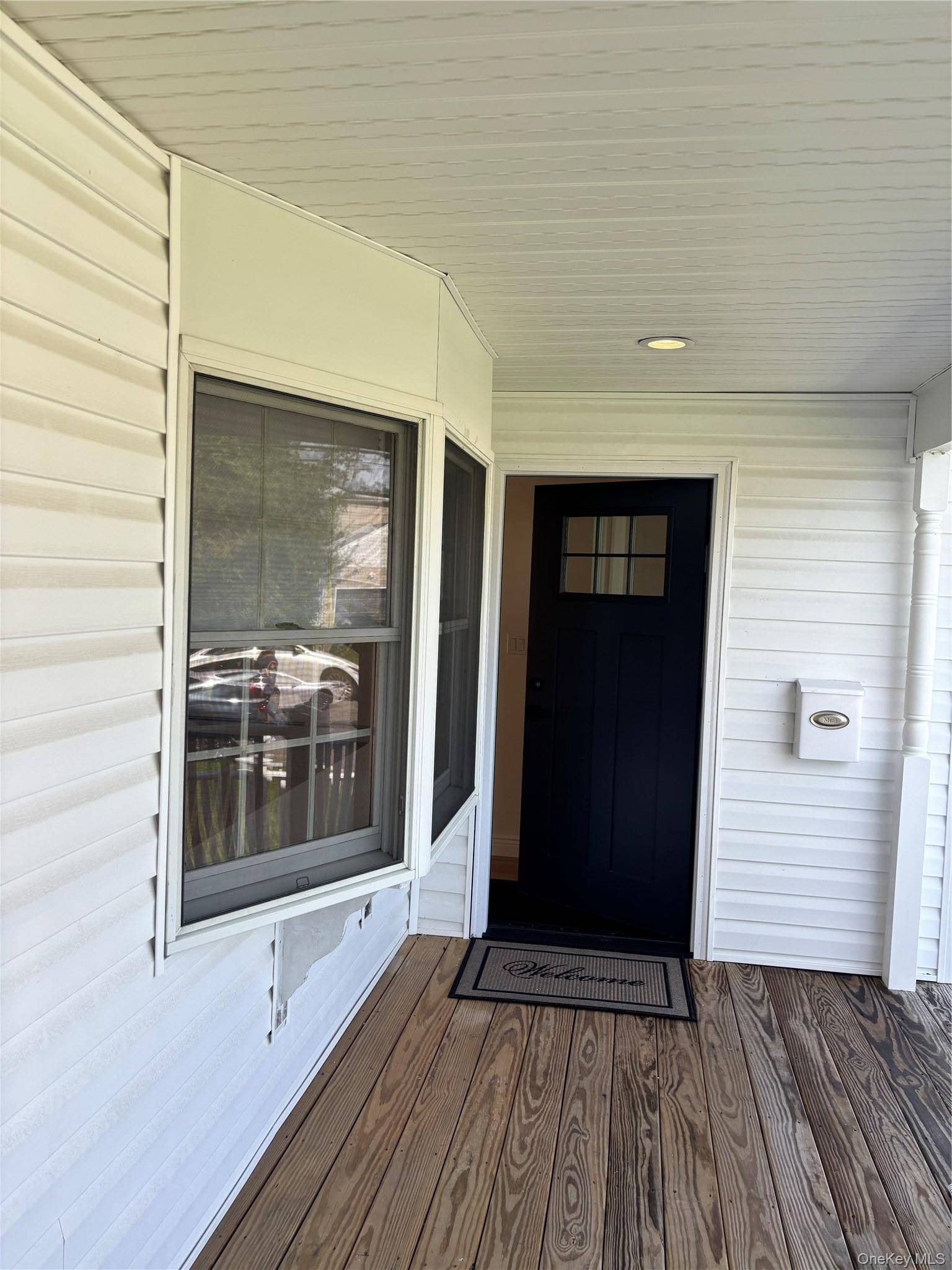 134 Veronica LN, North Babylon, NY 11703