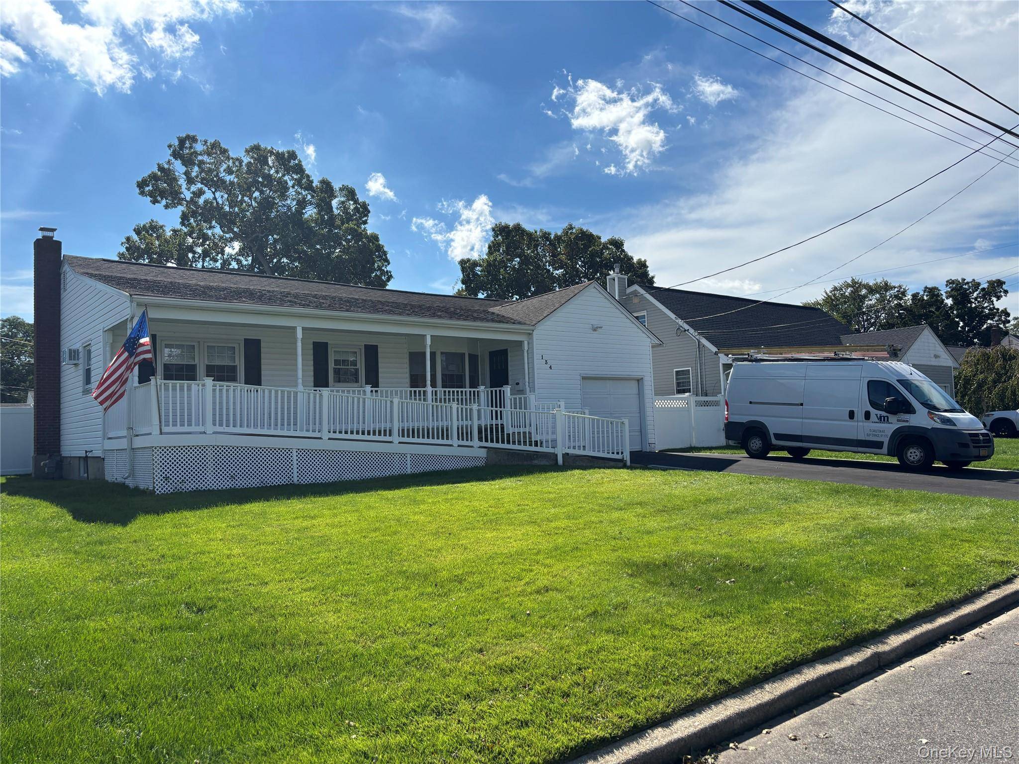 134 Veronica LN, North Babylon, NY 11703