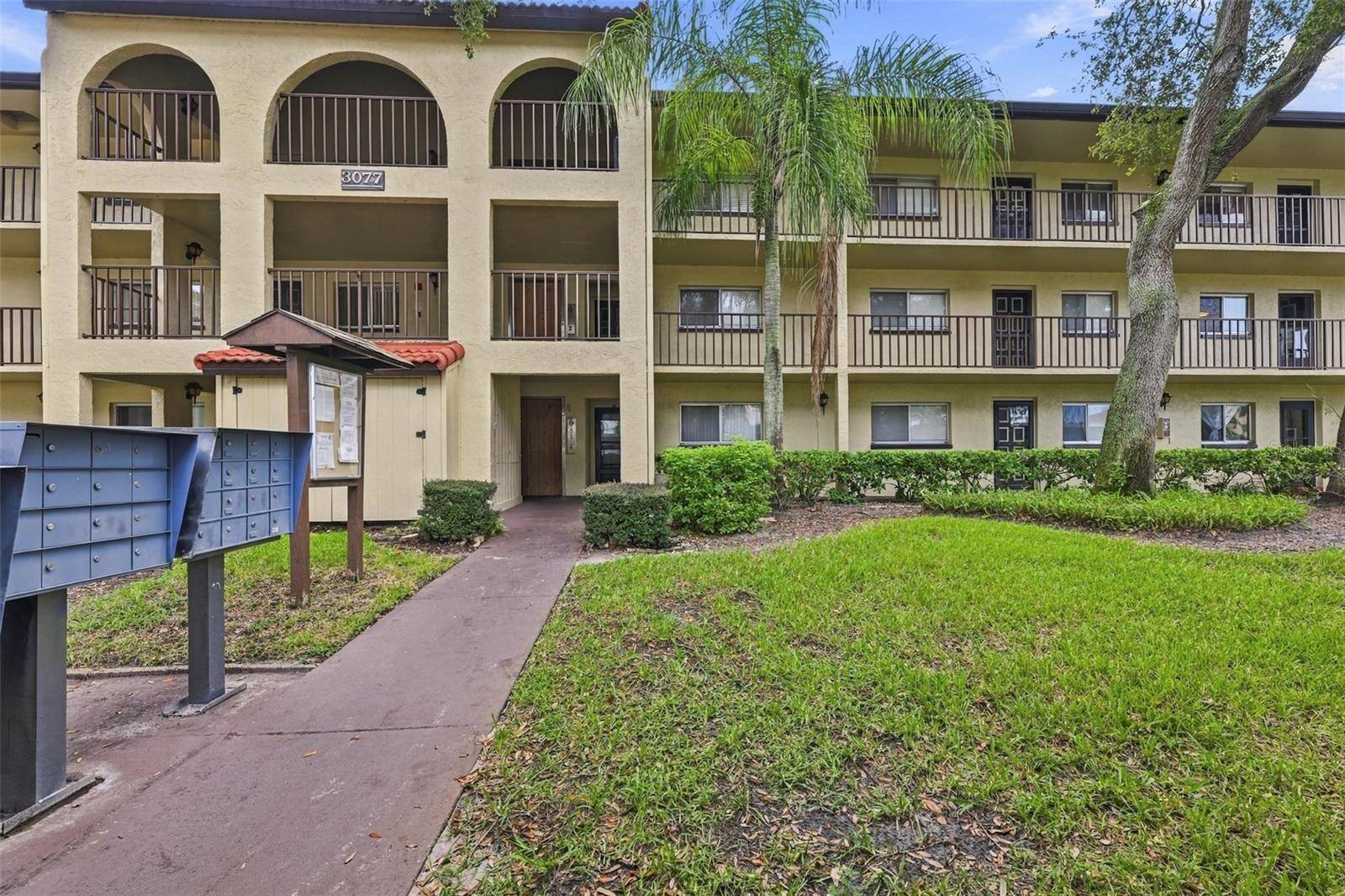 3077 CASA DEL SOL CIR #208, Clearwater, FL 33761