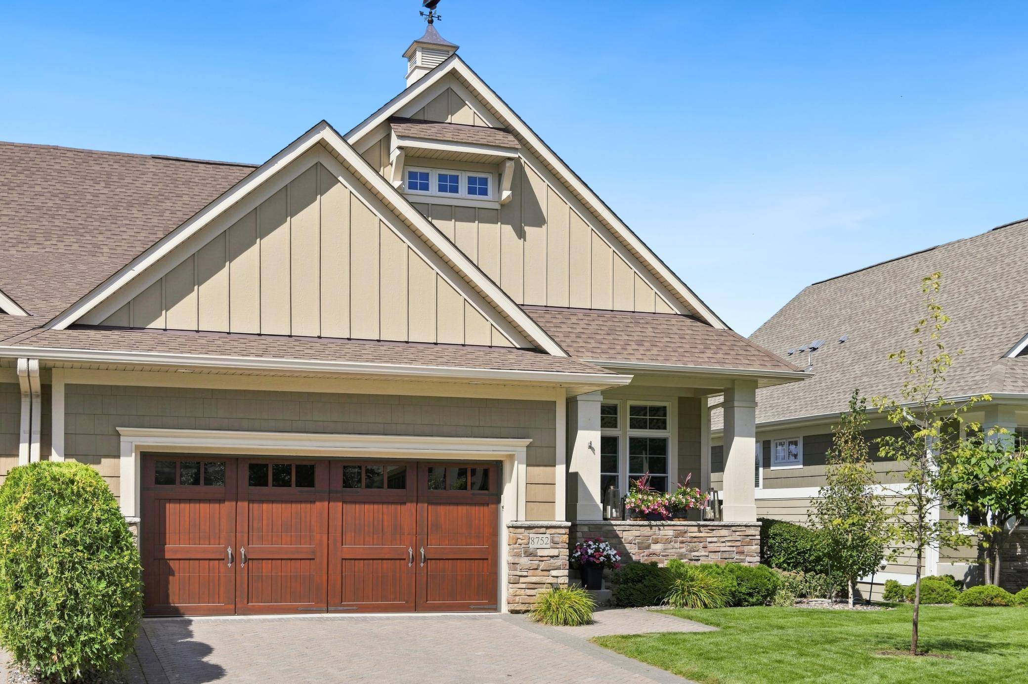 8752 Lake Riley DR, Chanhassen, MN 55317