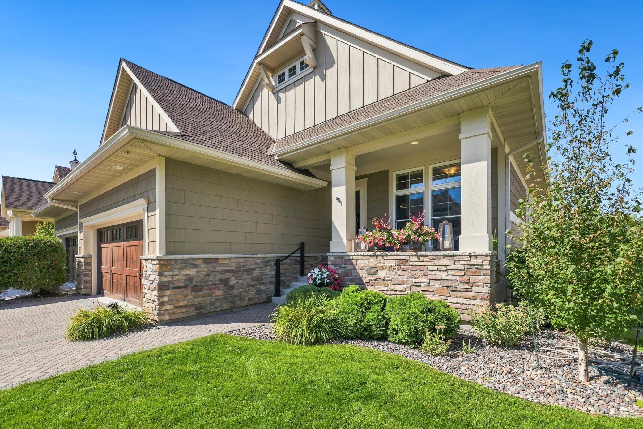 8752 Lake Riley DR, Chanhassen, MN 55317