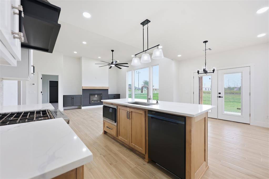 2180 Providence WAY, Crescent, OK 73028