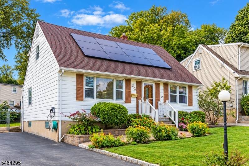 34 Meadow Ln, Clifton City, NJ 07012
