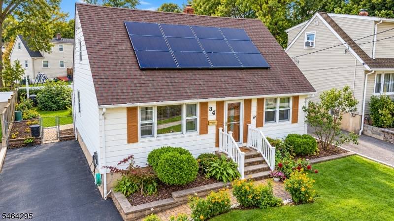 34 Meadow Ln, Clifton City, NJ 07012
