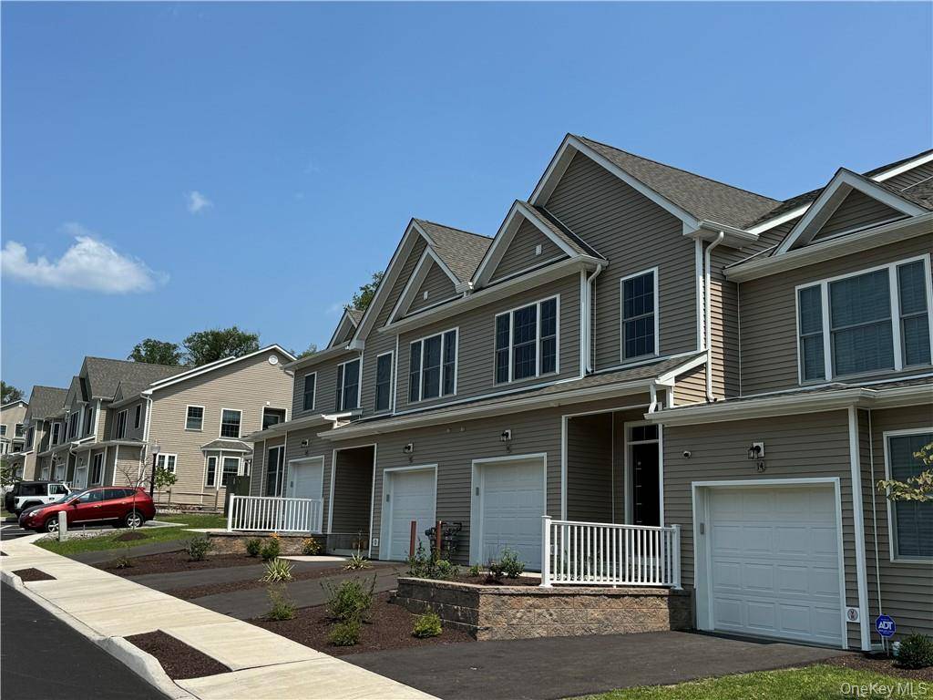 16 Pinto RD, Middletown, NY 10941