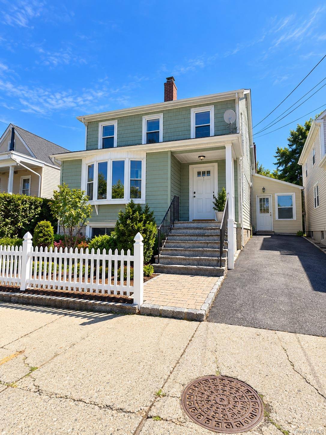 249 N Macquesten Pkwy #1, Mount Vernon, NY 10550