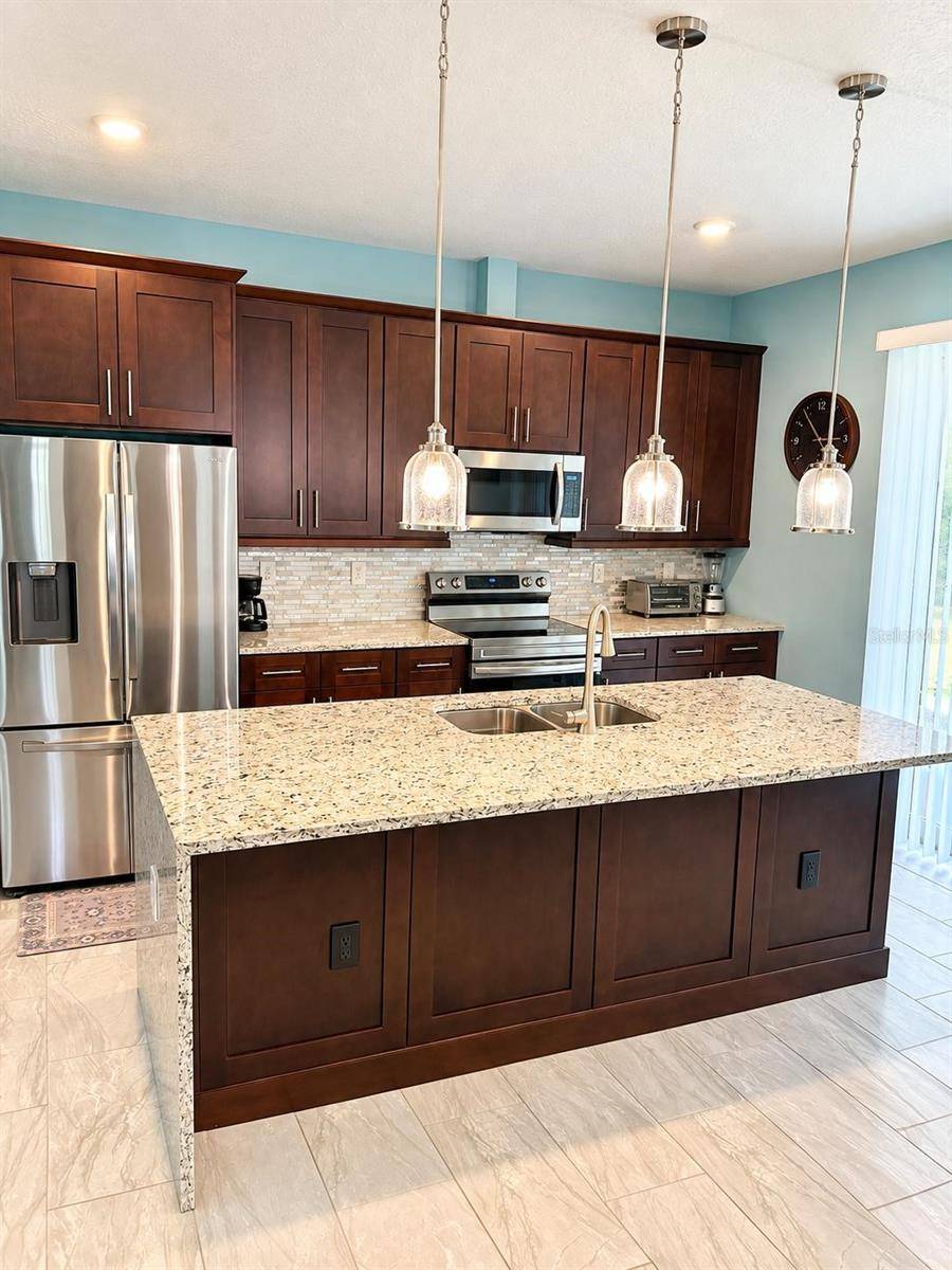 2118 W HAMPSHIRE BLVD, Citrus Springs, FL 34434