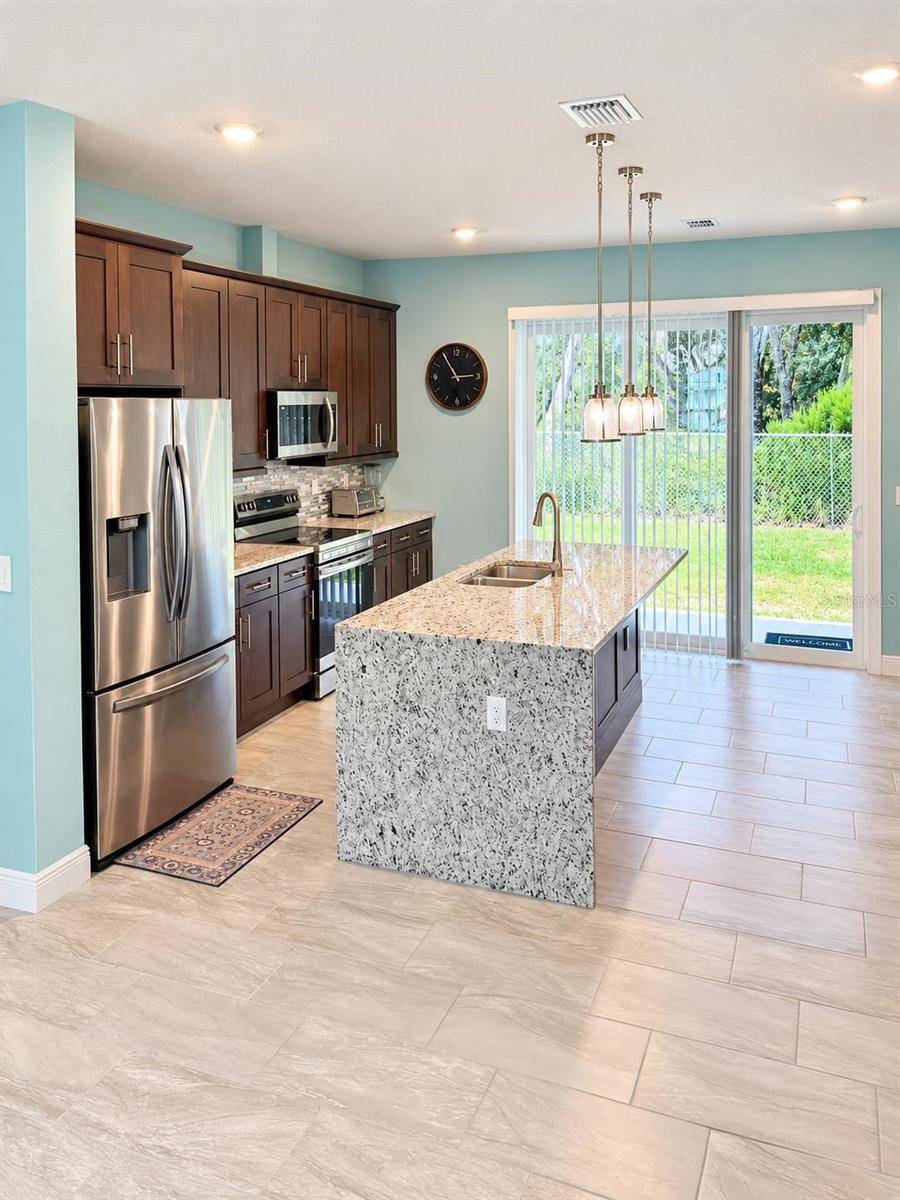 2118 W HAMPSHIRE BLVD, Citrus Springs, FL 34434