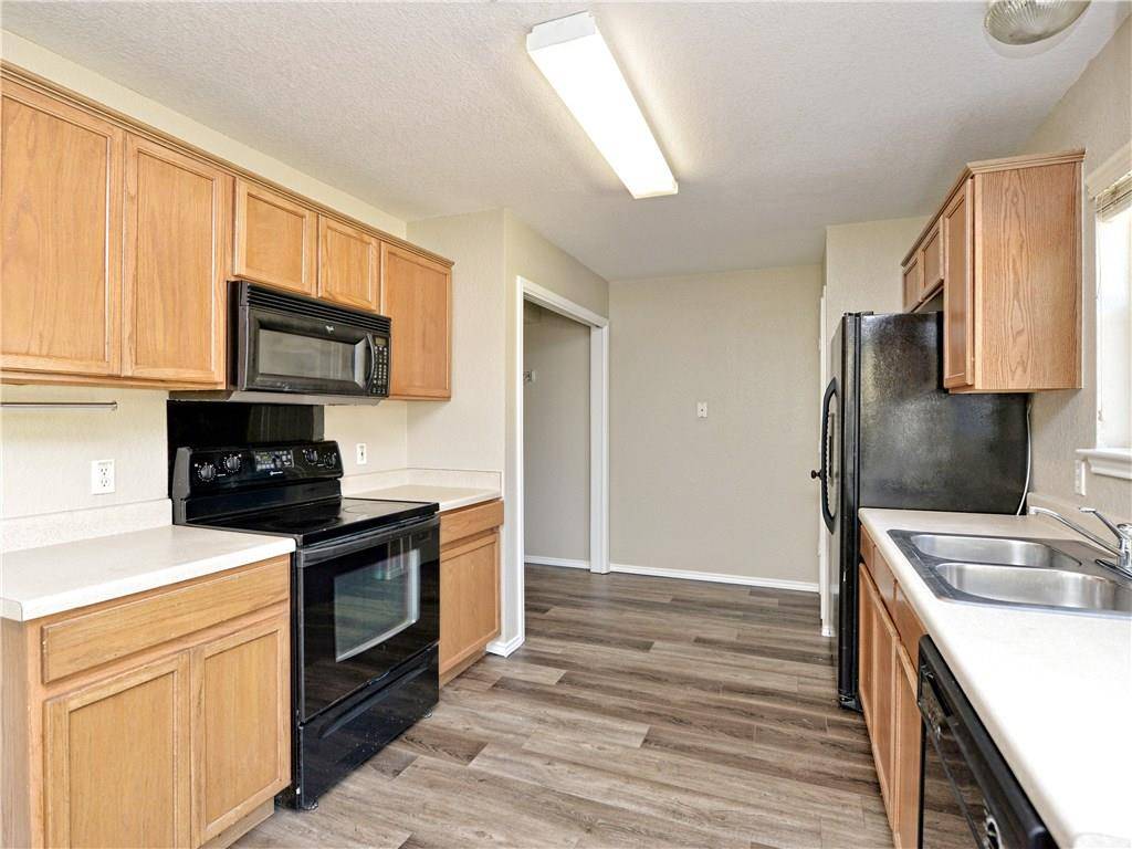 9212 Rowlands Sayle RD, Austin, TX 78744