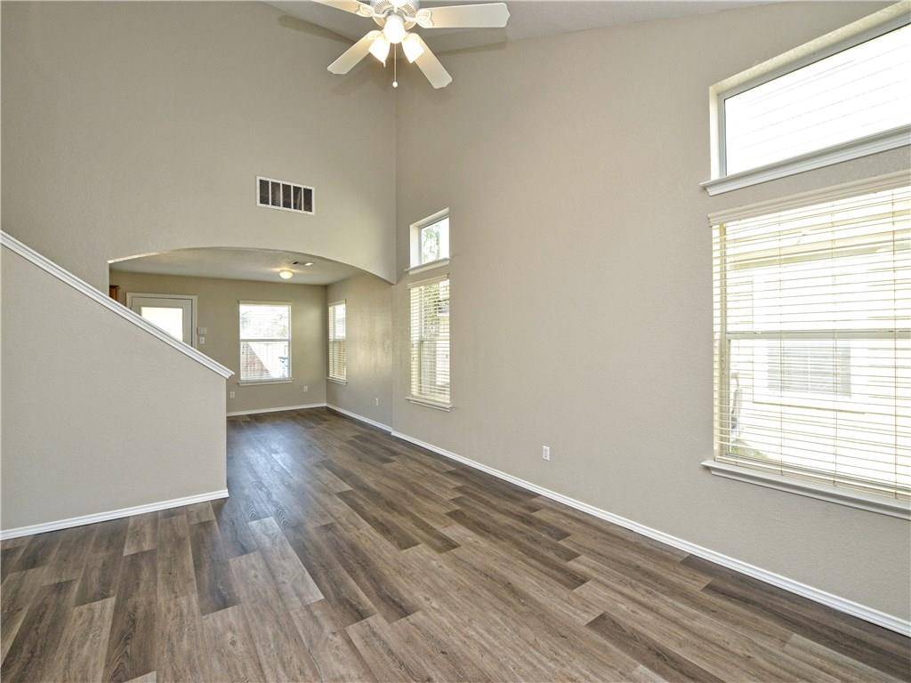 9212 Rowlands Sayle RD, Austin, TX 78744