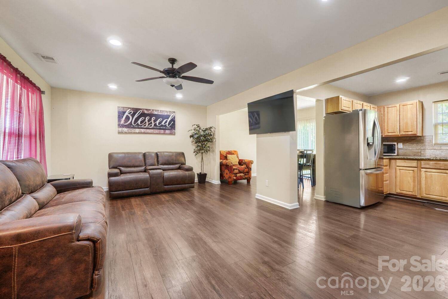 1605 Crandon DR, Charlotte, NC 28216