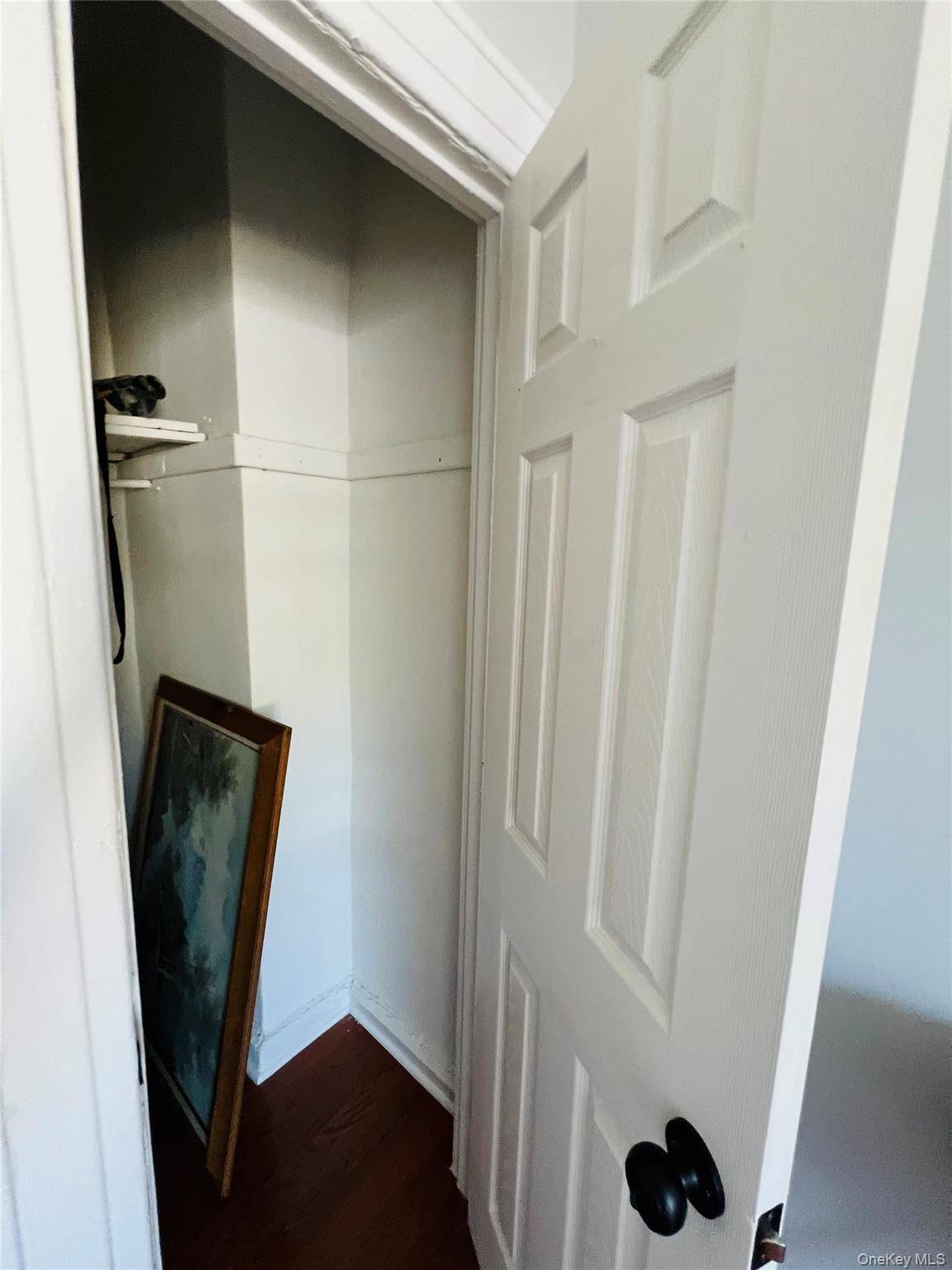 2328 28th ST #2R, Astoria, NY 11105
