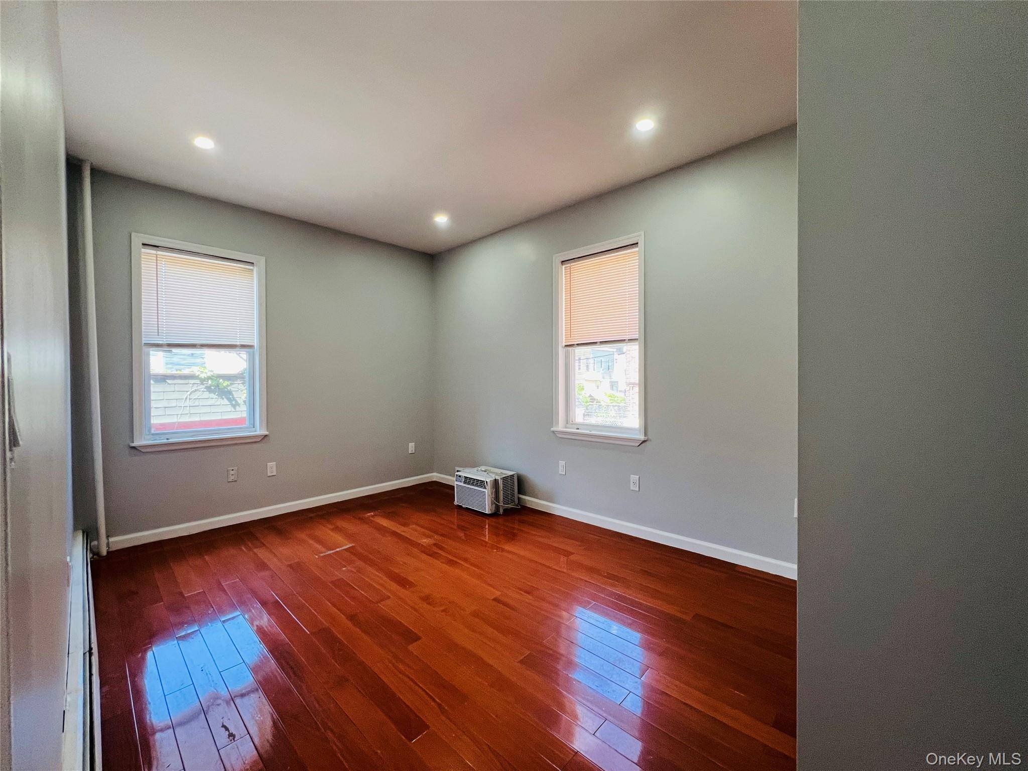 2328 28th ST #2R, Astoria, NY 11105
