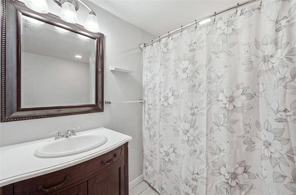 5828 Humbert Avenue, Fort Worth, TX 76107