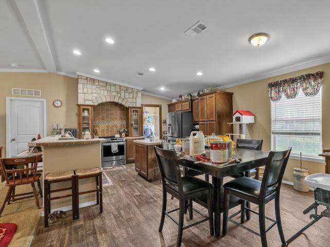 256 High Ridge Meadows DR, Gonzales, TX 78629