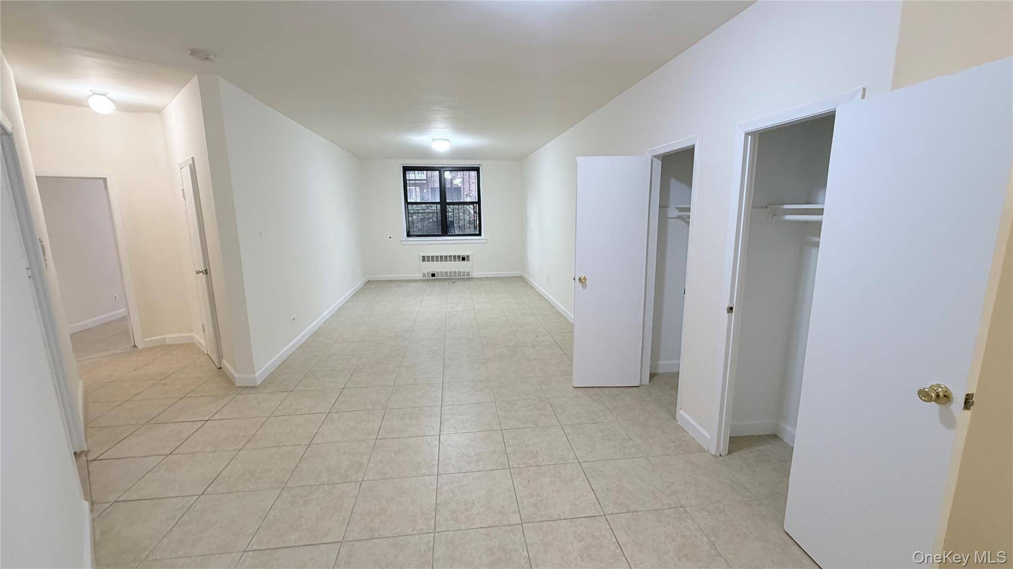 89-20 55th AVE #1P, Elmhurst, NY 11373