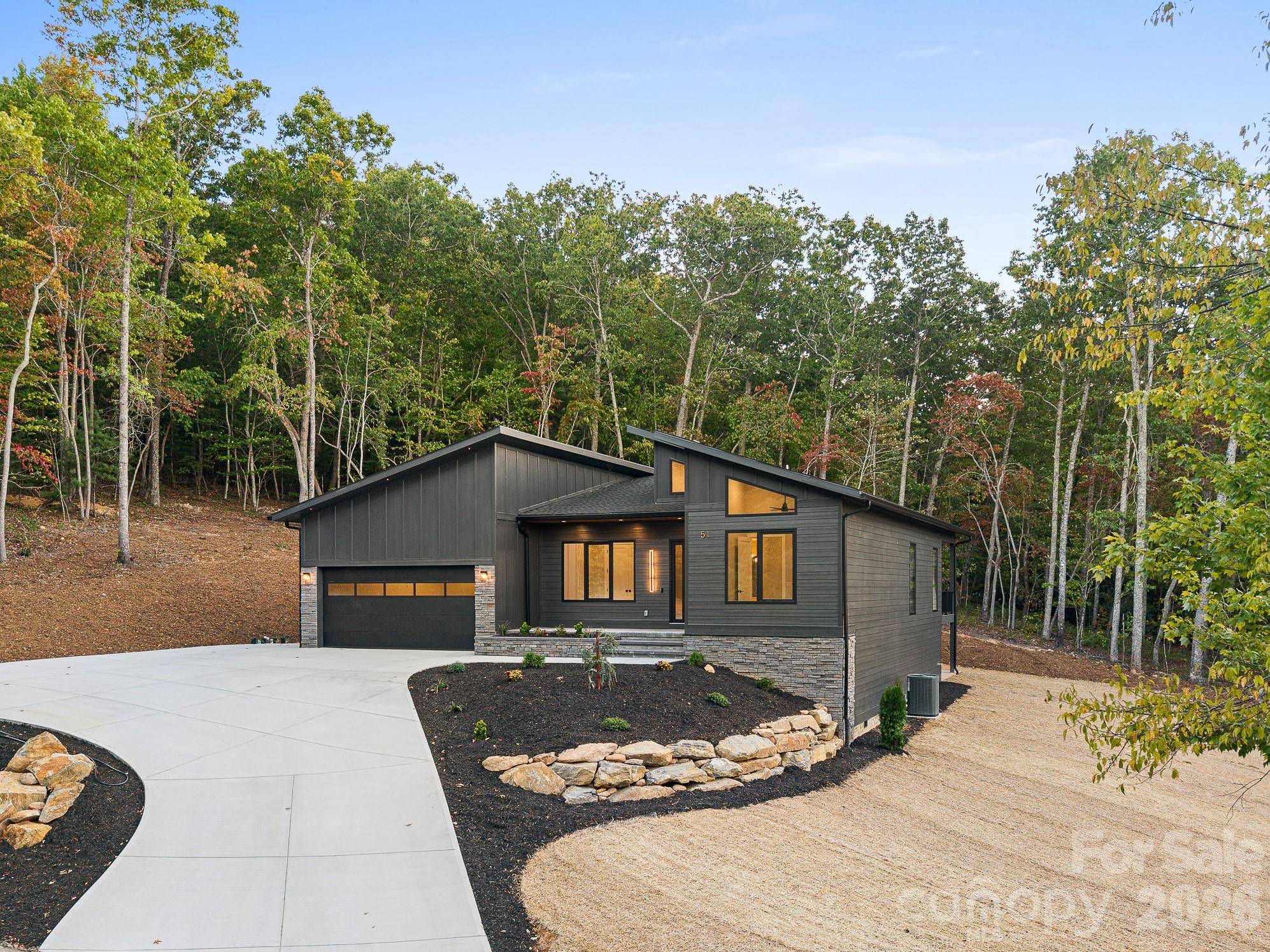 51 Balsamwood RD, Leicester, NC 28748